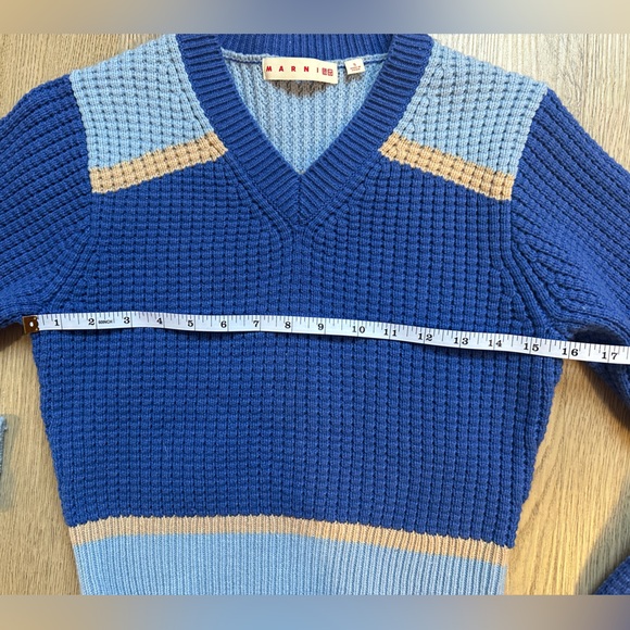 Marni x Uniqlo Popcorn Knit V-neck Sweater - Picture 6 of 8